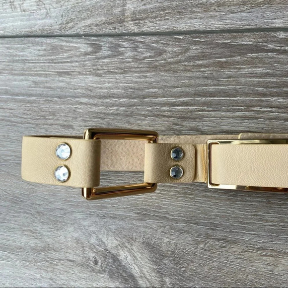 GUESS by Marciano Metal-Plate Leather  Belt - Picture 3 of 16